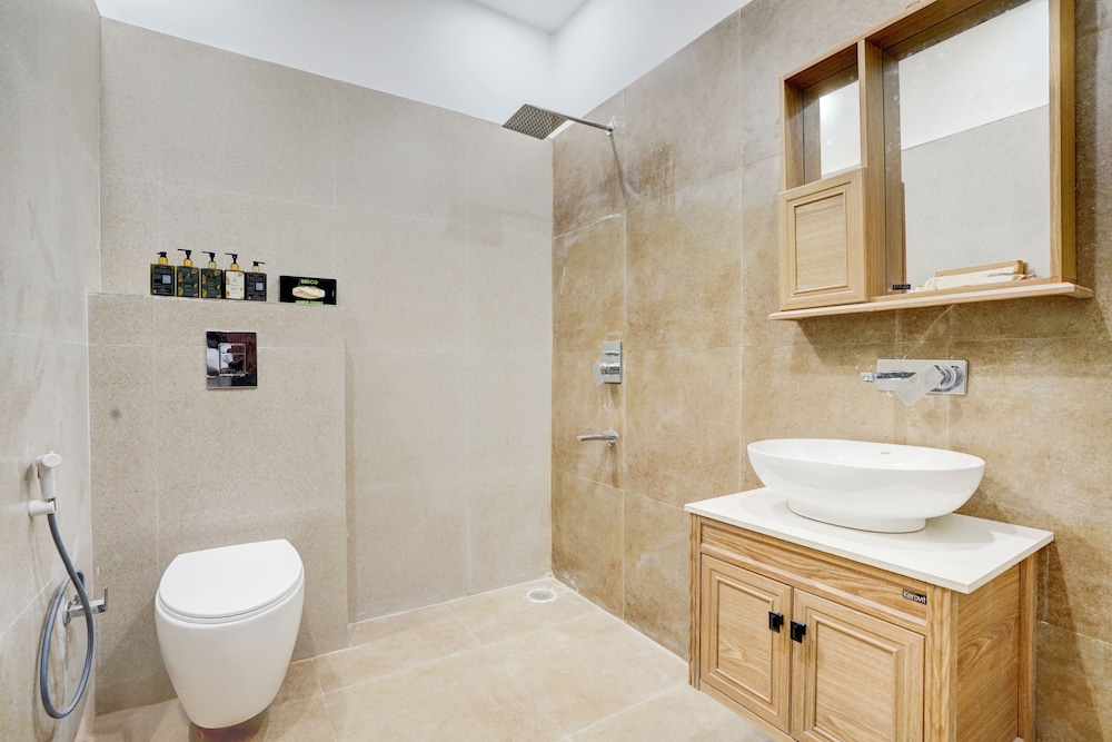 Alaya Stays Fortezza | Pet-friendly 6-BHK Farmhouse With Private Pool