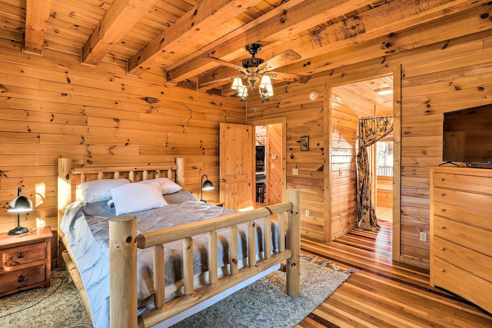 Bryson City Cabin w/ Private Hot Tub & Game Room view 2