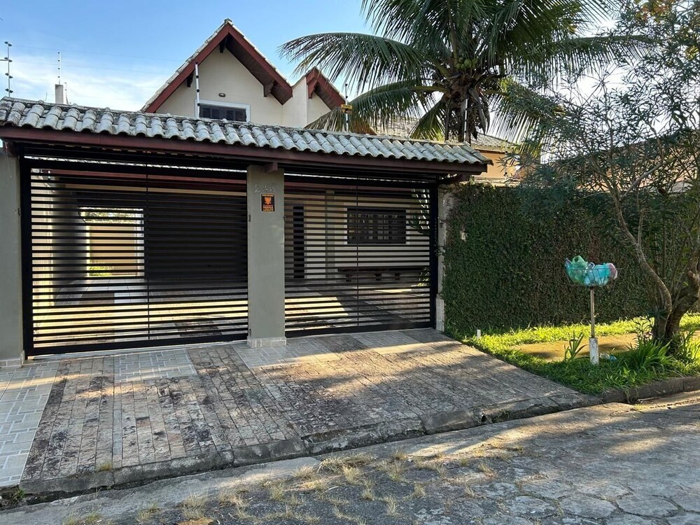P003 Casa c 3 Dorm. Apenas 150m da Praia