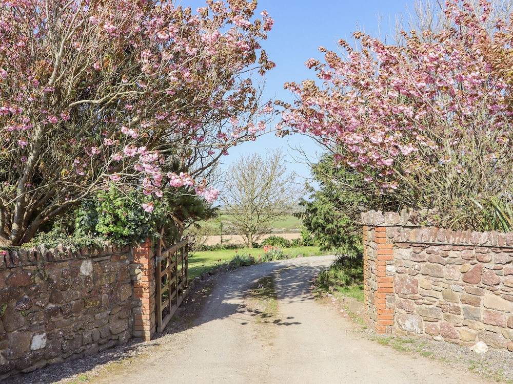 Wheatfield Lodge