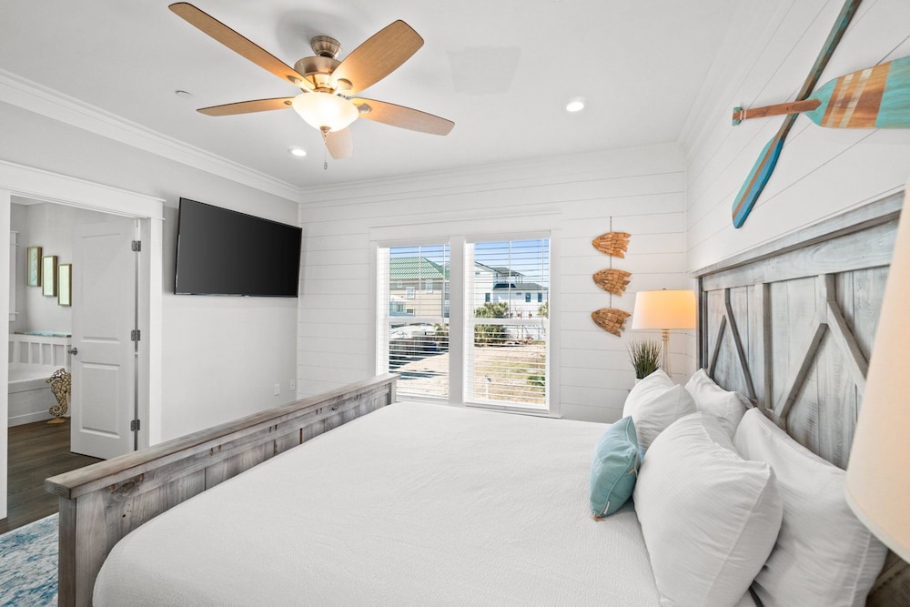 Beach House - Riviera Retreat by PHG