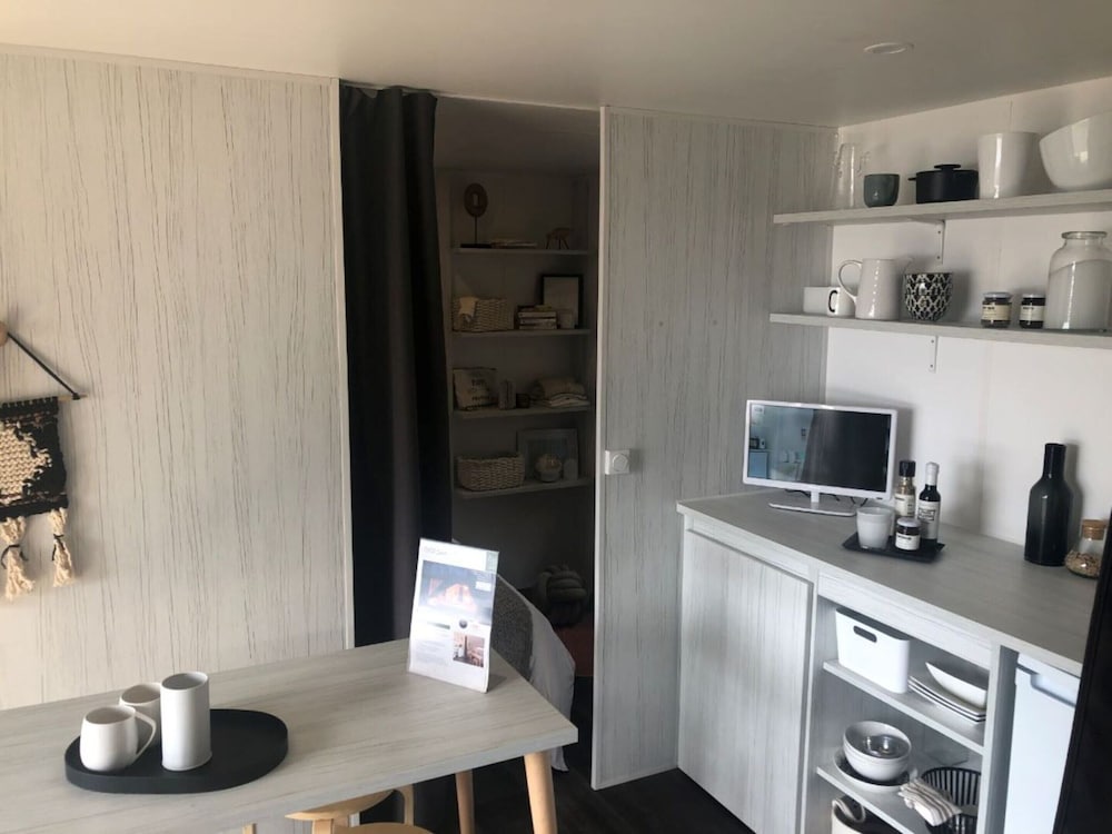 Lodge Near Antwerp With Nature Trails