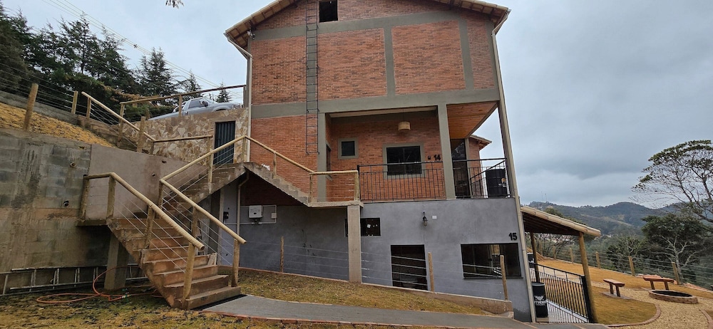 Villa da Serra 750m do centrinho