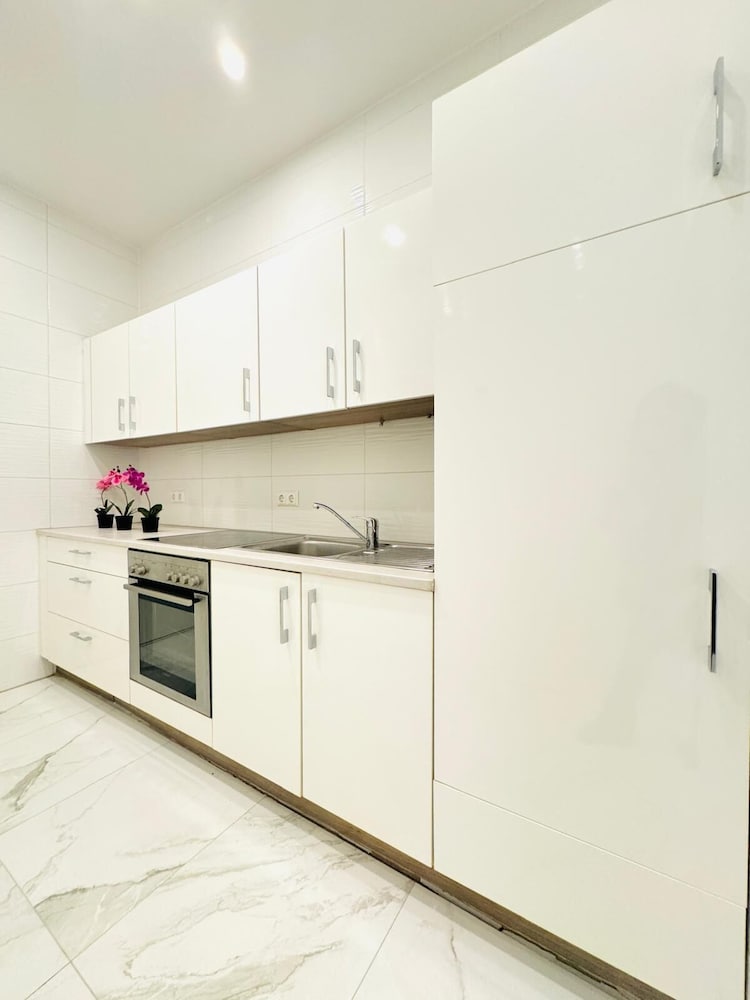 5BR Apartment Near Kaufpark Alterlaa