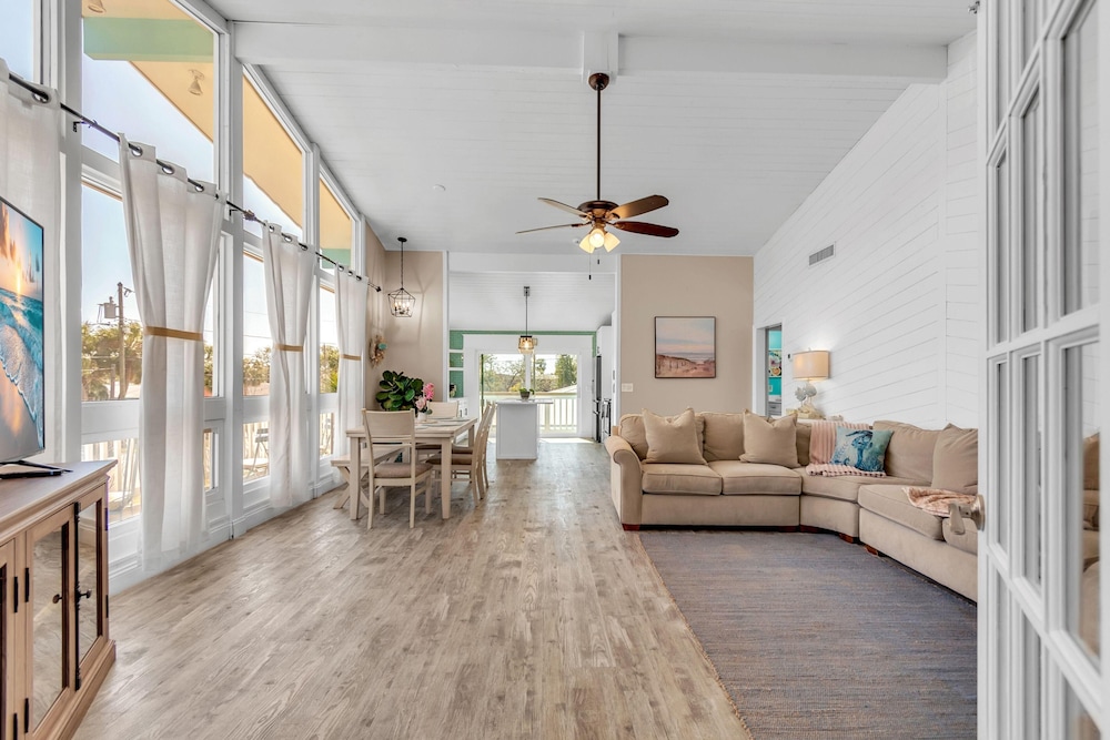 Bates Avenue House
