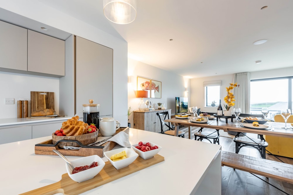 Porth Beach Villa