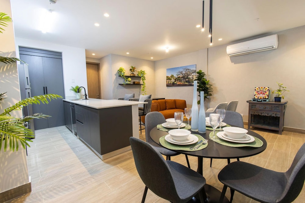 The Regal Condo by Acomodo Casco Viejo