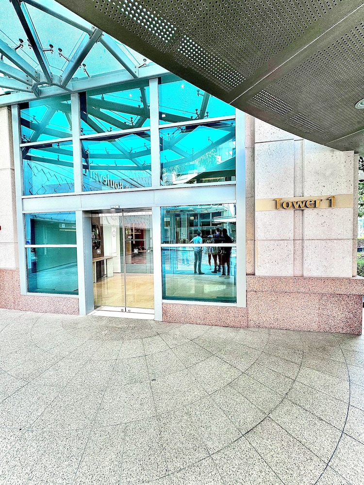 SIMPLY COMFORT Luxury Burj Khalifa & Fountain View Apartments Steps to Dubai Mall