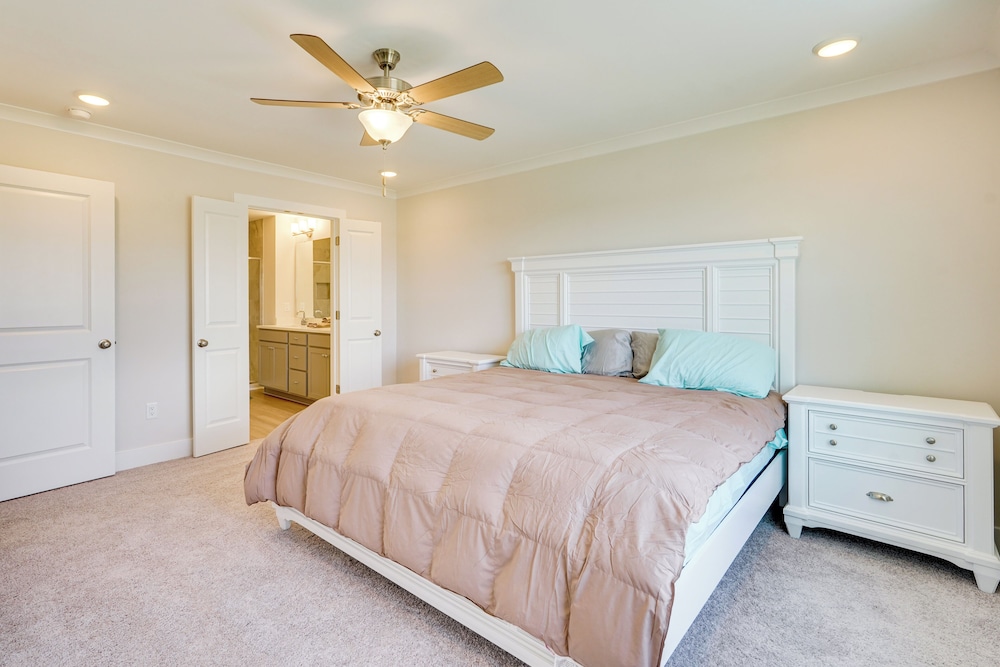 2 Mi to Ocean: Townhome w/ Pool & Dog Park in Pcb!