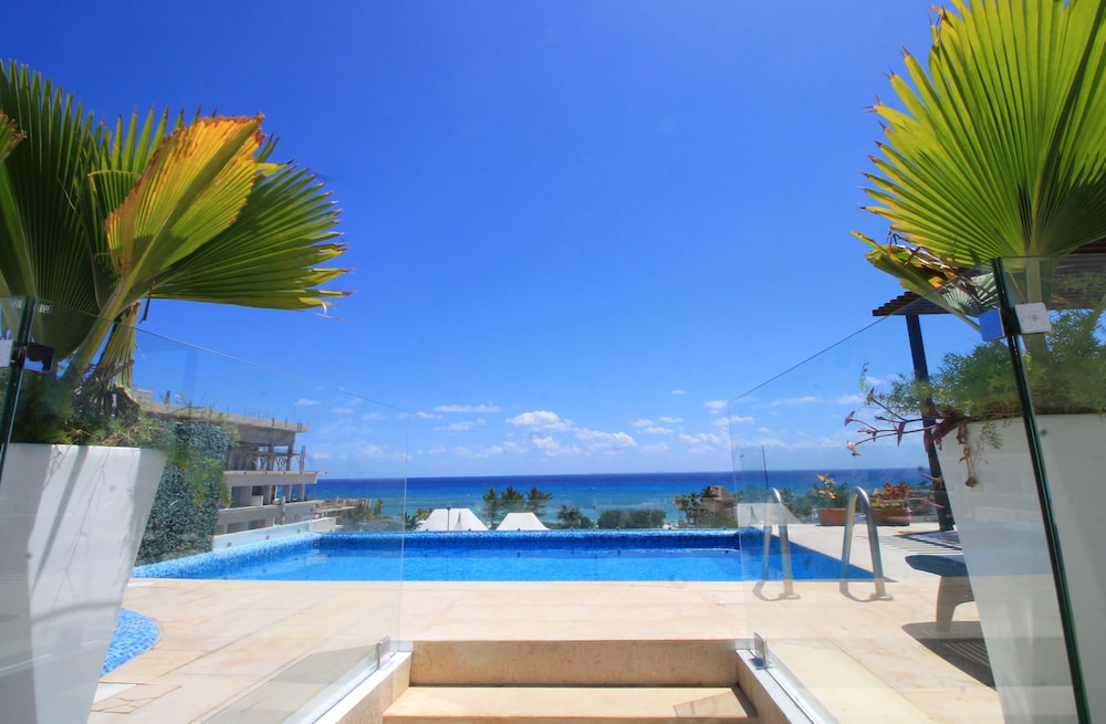 Menese on the Beach view 5