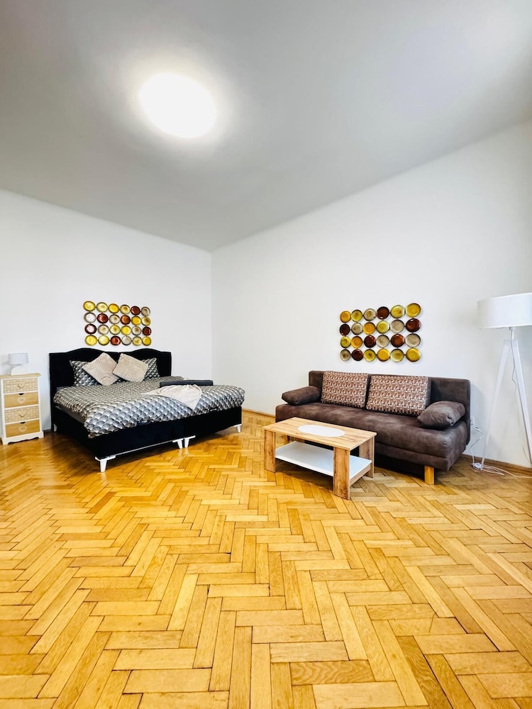 Cozy 1BR and Living Room Apartment
