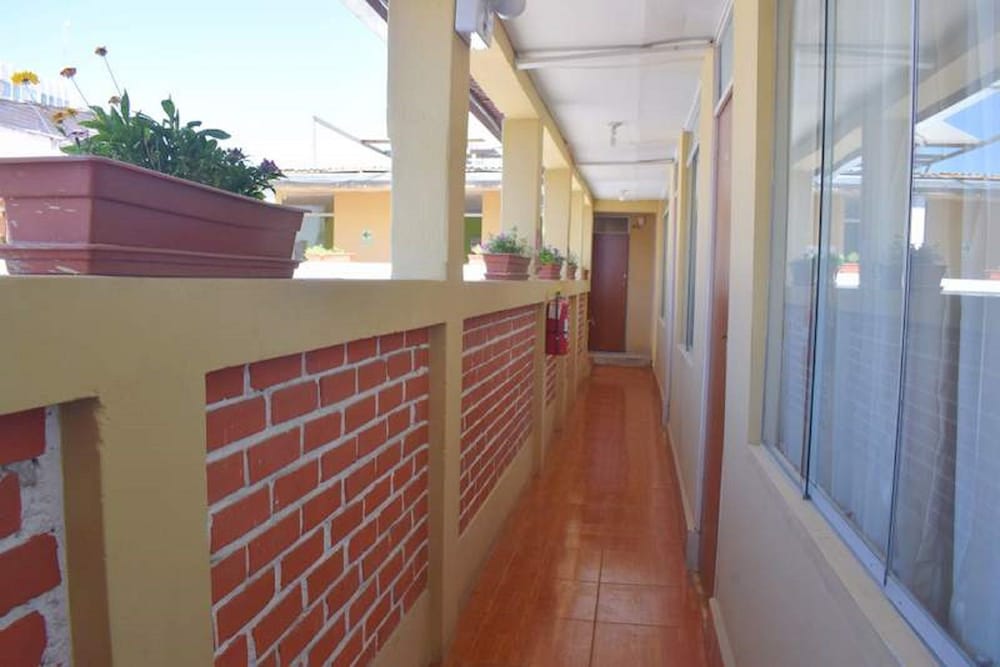Mango Hostel Bed & Breakfast