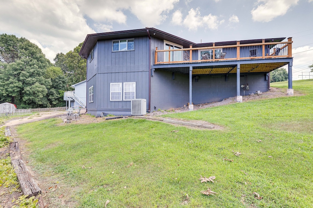 Guntersville Hideaway w/ Mountain & Lake Views! view 4