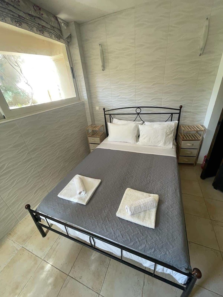 Cassiopeia 5 BR Villa on beach with pool