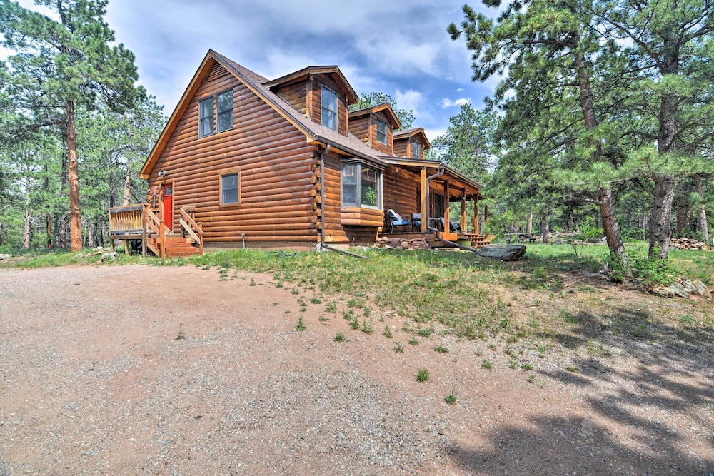 The Pinecone Palace w/ Hiking Trail Access! view 5