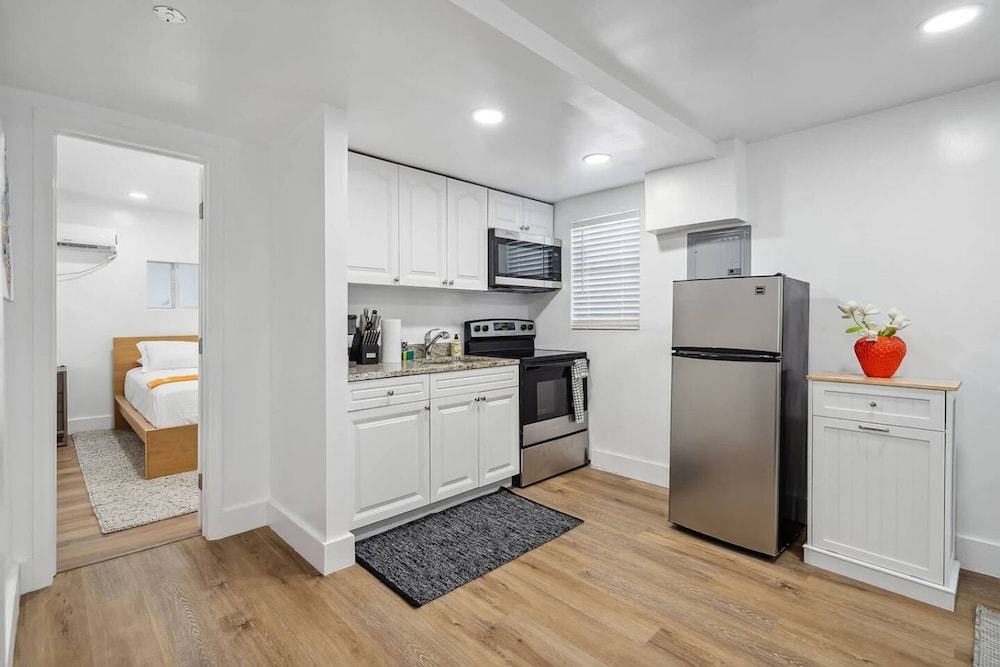 Casa Roselle 3 in Hollywood