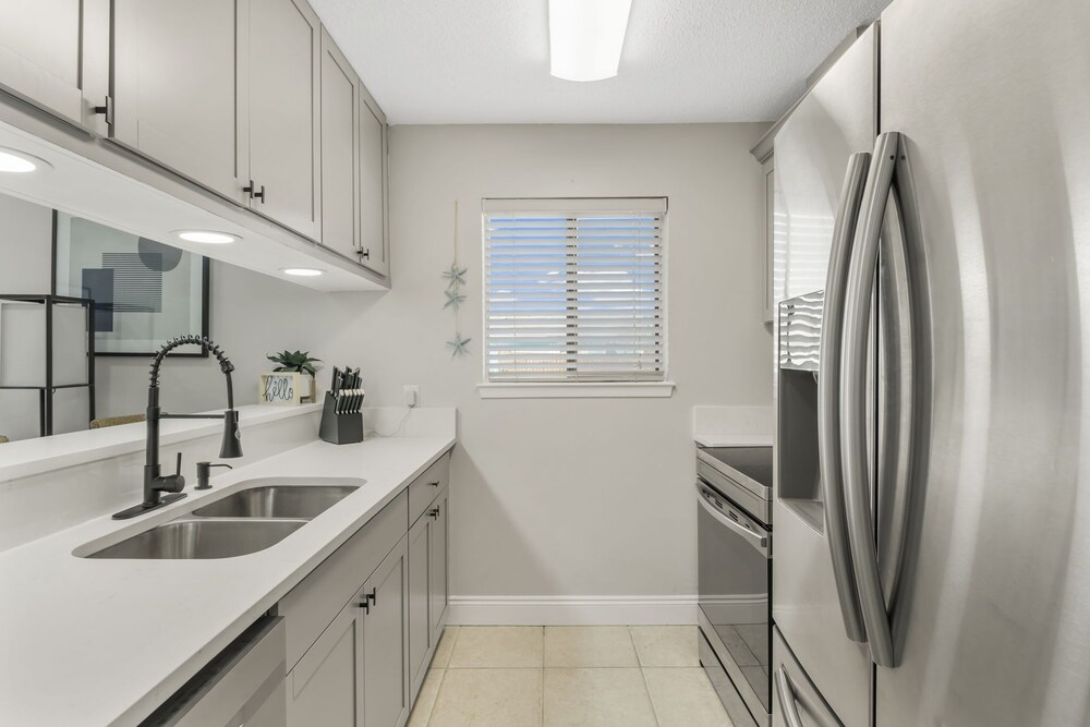 Sunset Serenity 2 Bedroom Cottage view 5