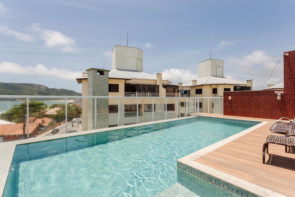 Modern ap W/pool one Block From the Beach Rmi201