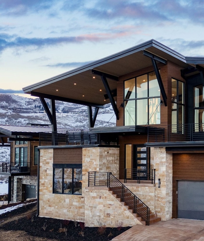 Mins to Deer Valley Lift Firepit, Game Room, Views, 5bdr Orion by Avantstay