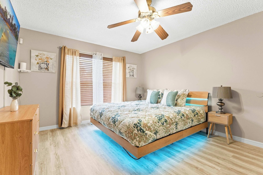 Jasmine Breeze Home for 12