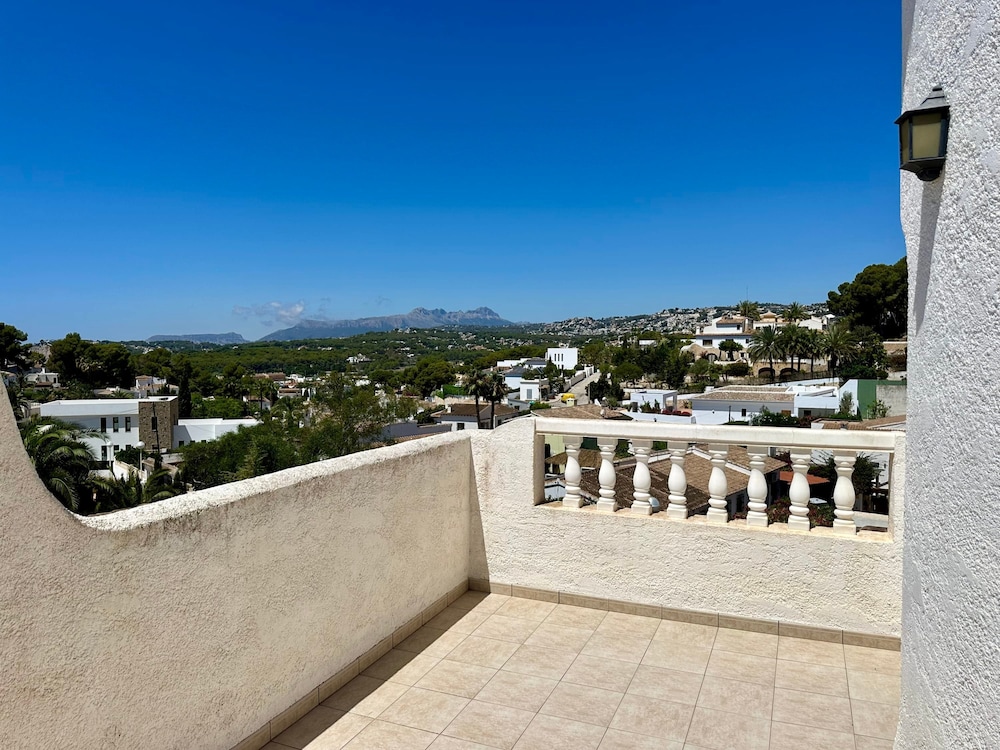 3 Bedroom Villa Walking Distance to Moraira