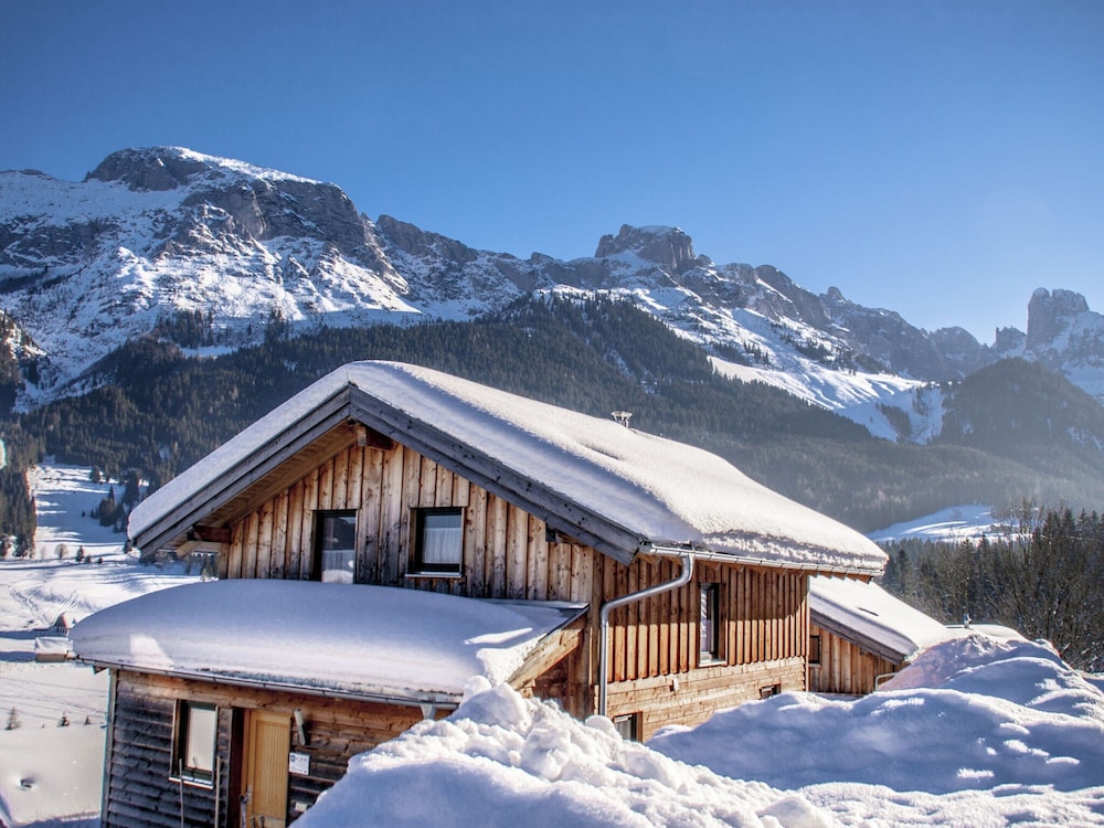 Chalet in Dachstein West With Shared Pool