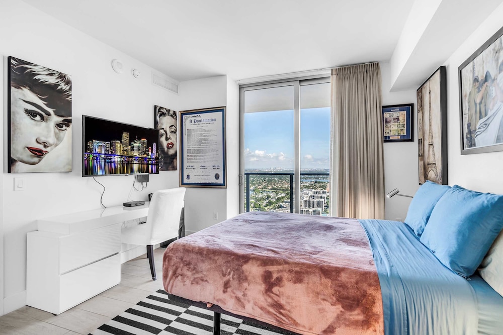 Ocean Eagle View - Luxury Oceanfront Stay for 6