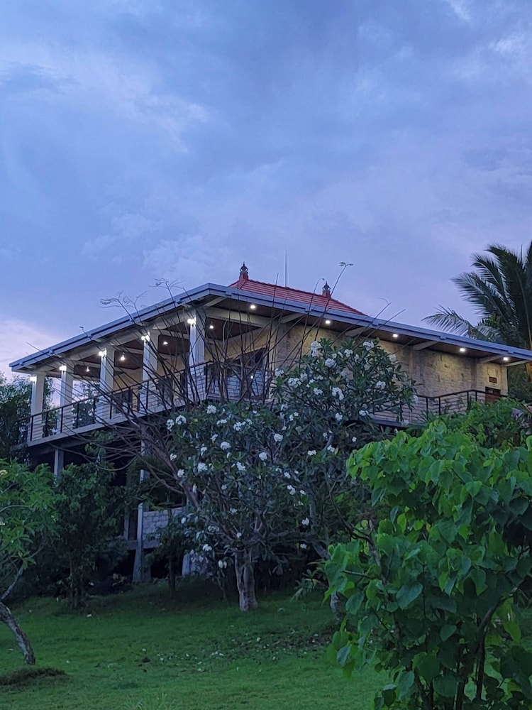 Uluwatu 3 Bed Luxury Villa-pool-magic Ocean Views