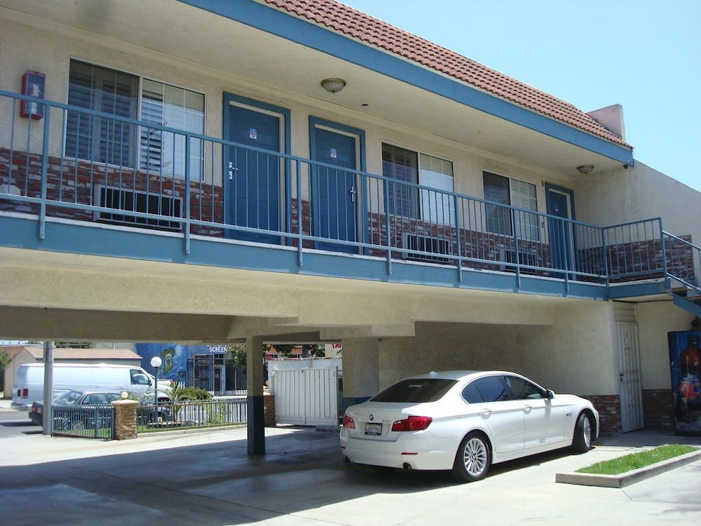 Scottish Inns Long Beach