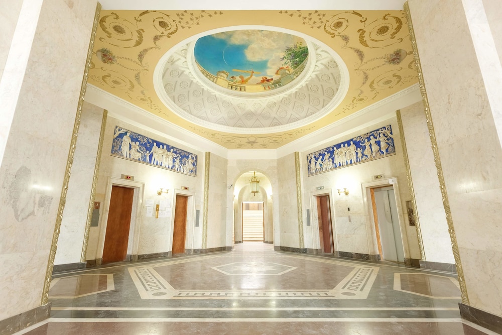 Kotelnicheskaya Royal Tower