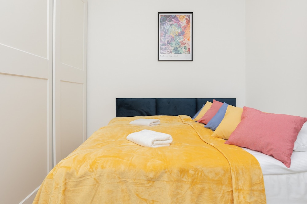 Dabrowskiego Apartment by Renters view 3