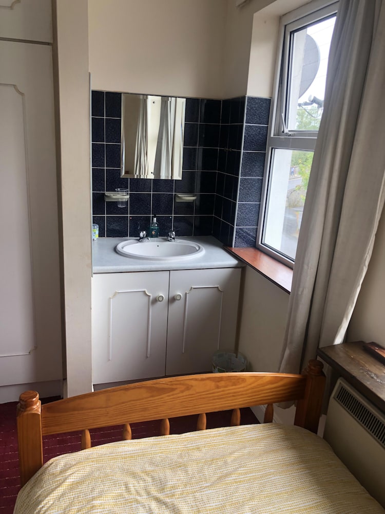 Erneside Townhouses 3 Bedroom Self-catering Holiday Rentals Near River Erne view 4