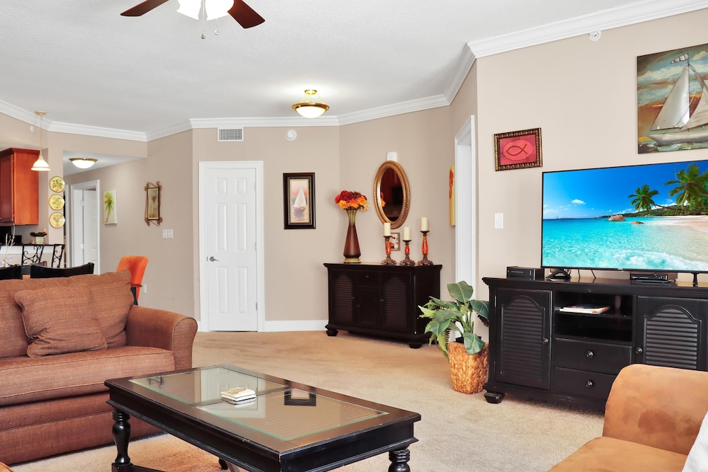 Paradise Shores 105