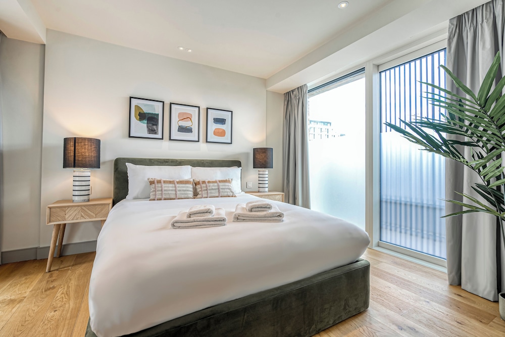 Luxury flats near Big Ben and London Eye