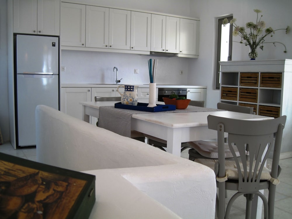 Aeraki Villas