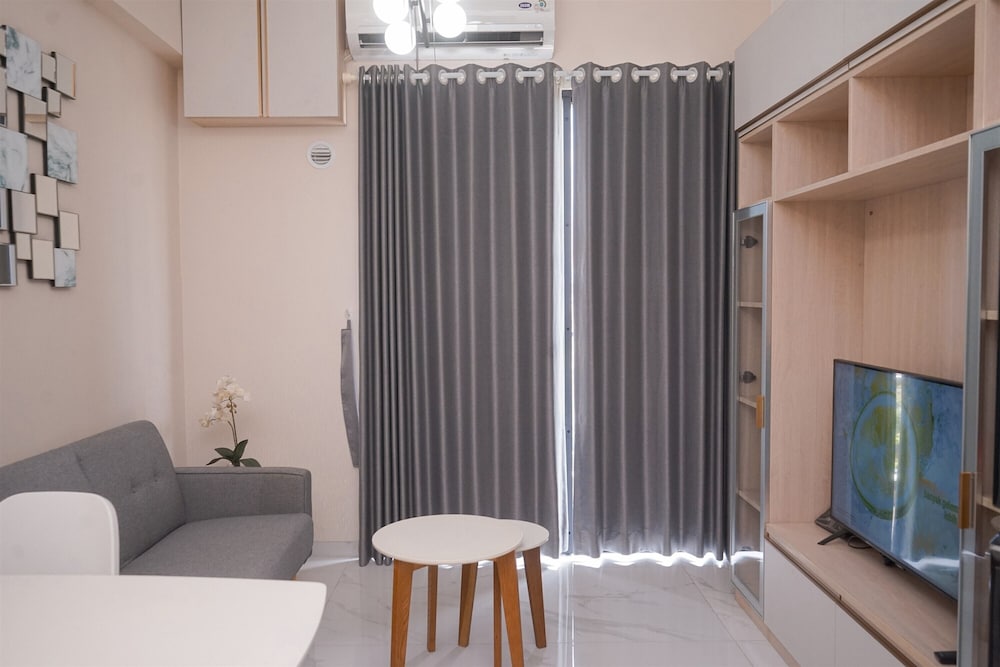 Elegant And Strategic 2Br Apartment At Sky House Bsd
