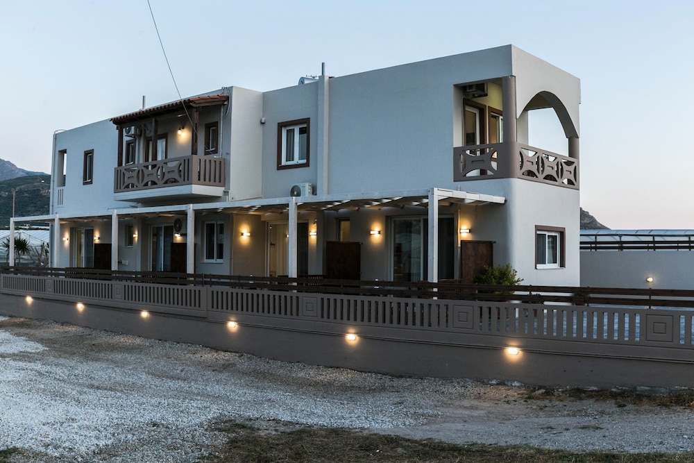 Kolimbito Sea Side view 3