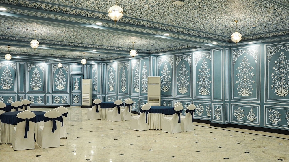 Umaid Haveli - A Heritage Style Hotel & Resort