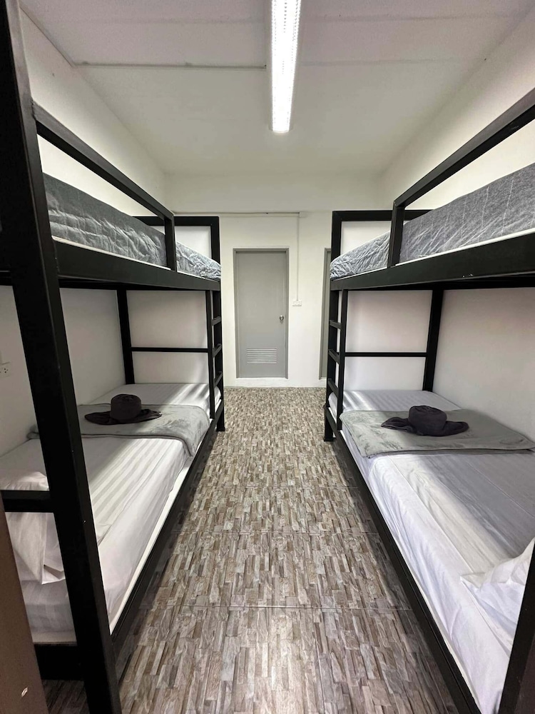 Phuket Hostel at Rawai