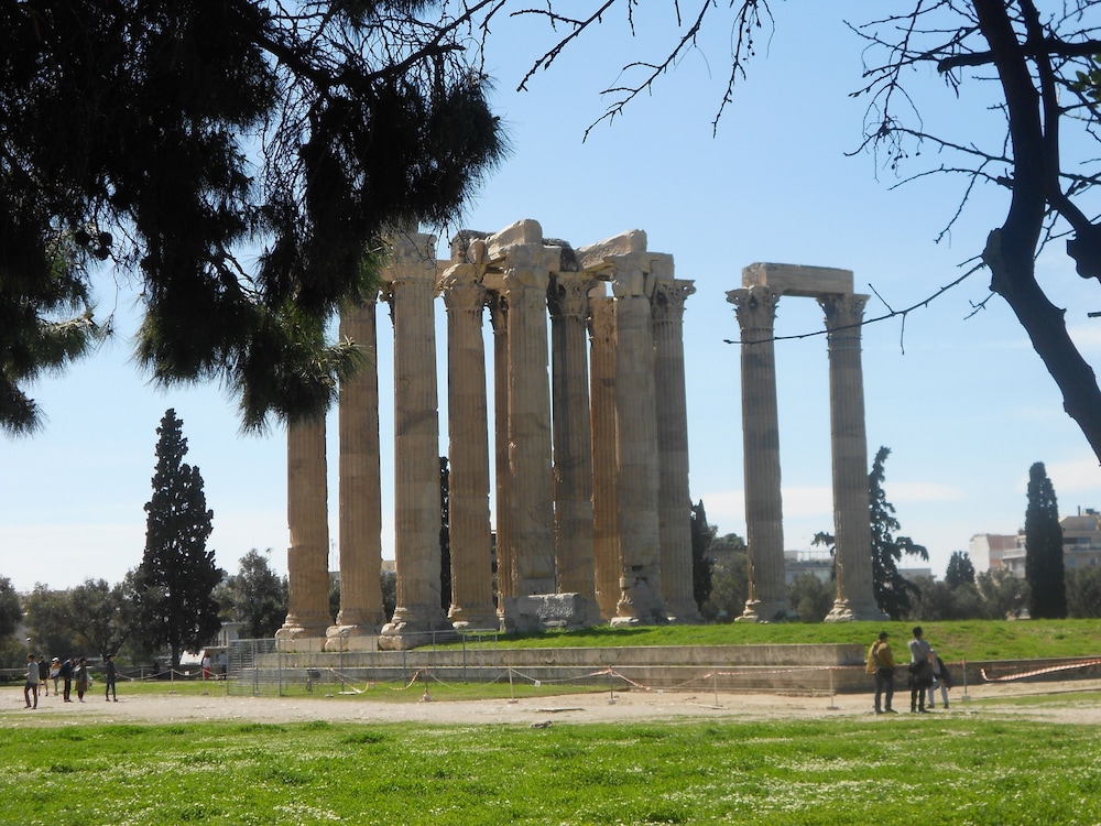 Athenian Oasis with fountain, Ideal for couples, 6th Floor