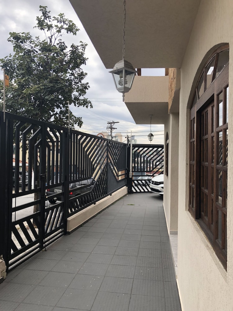 Brazil & France Hostel and House Inn