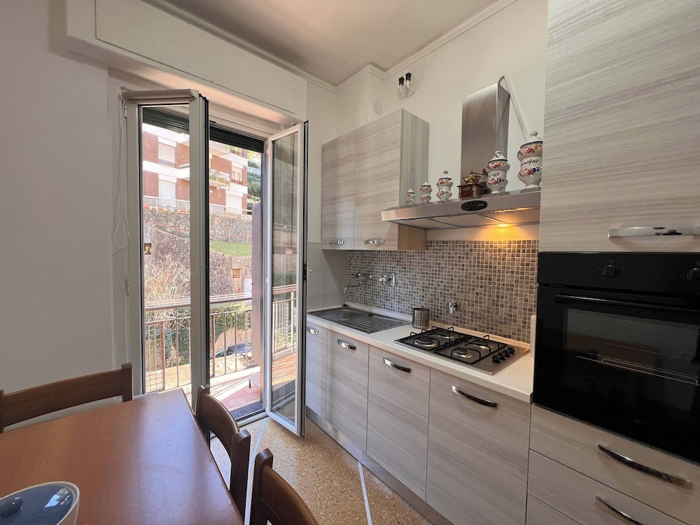 Inviting 1-bedroom flat with Balcony