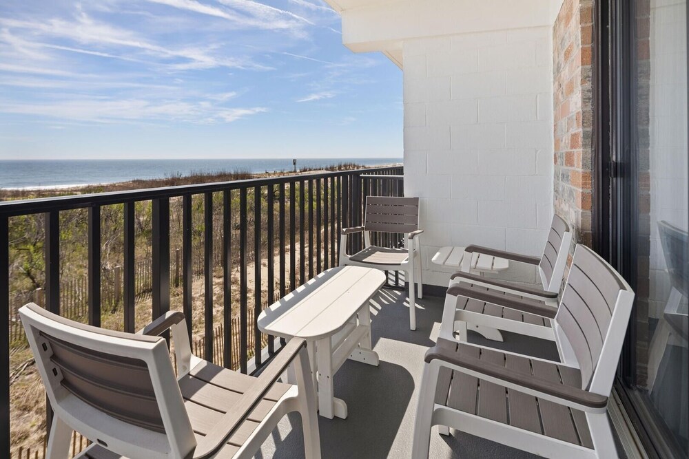 Bimini 105 2 Bedroom Condo by RedAwning