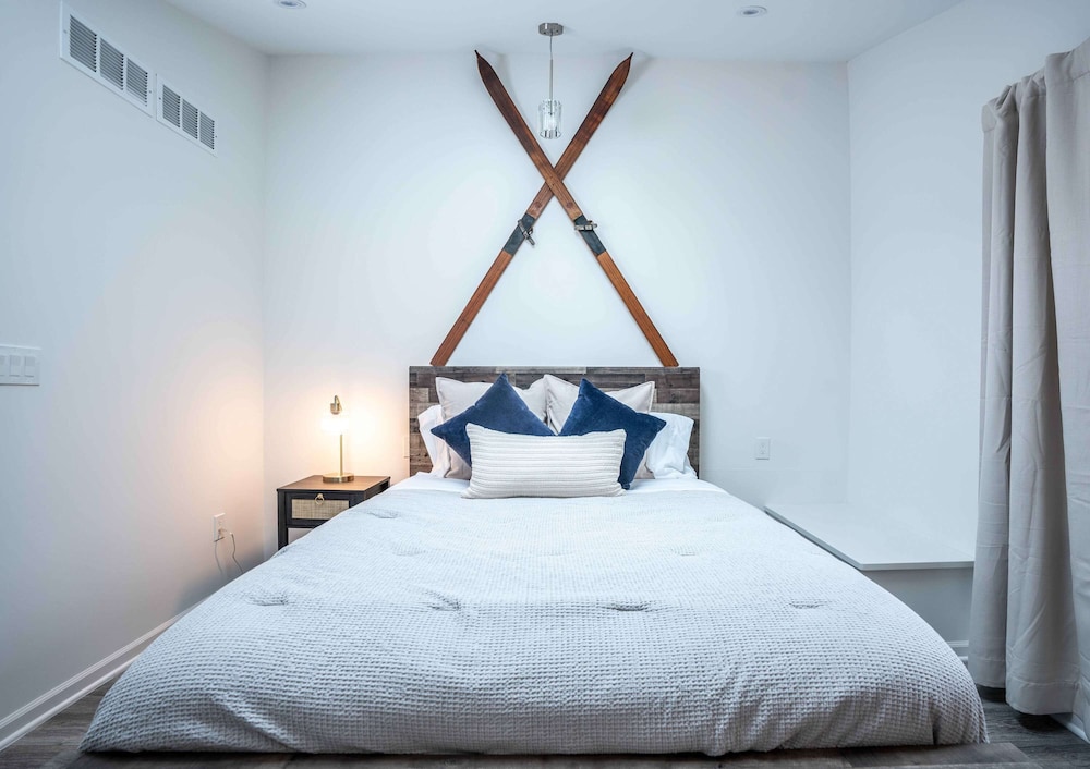 The Greystone - Stay for 12!