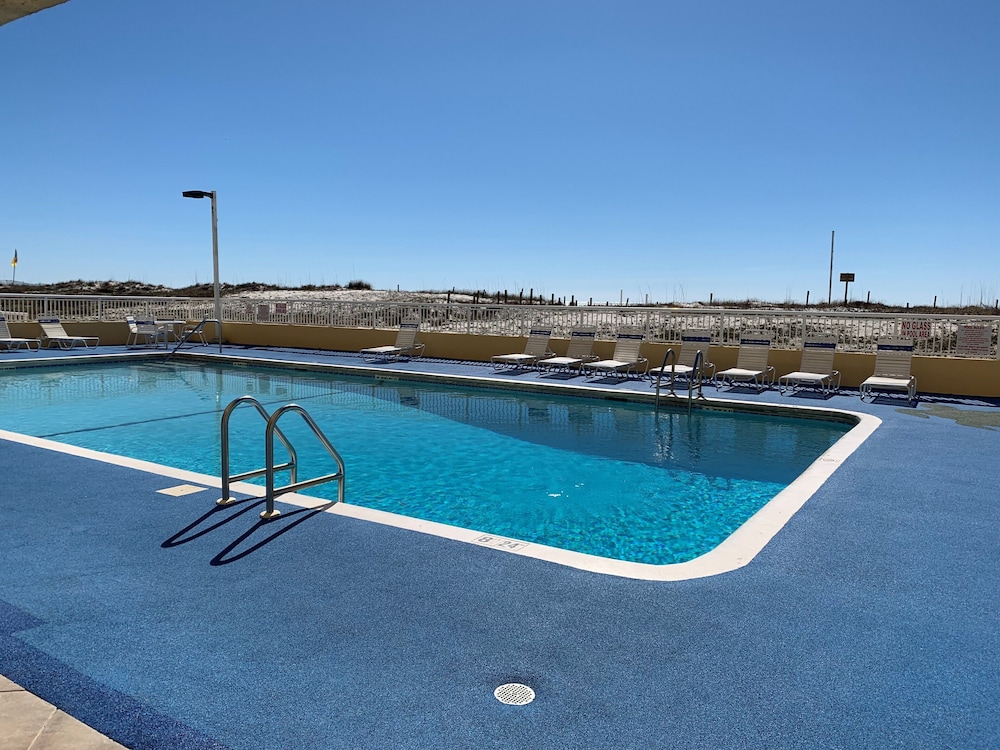 Driftwood Towers #4E by Southern Vacation Rentals