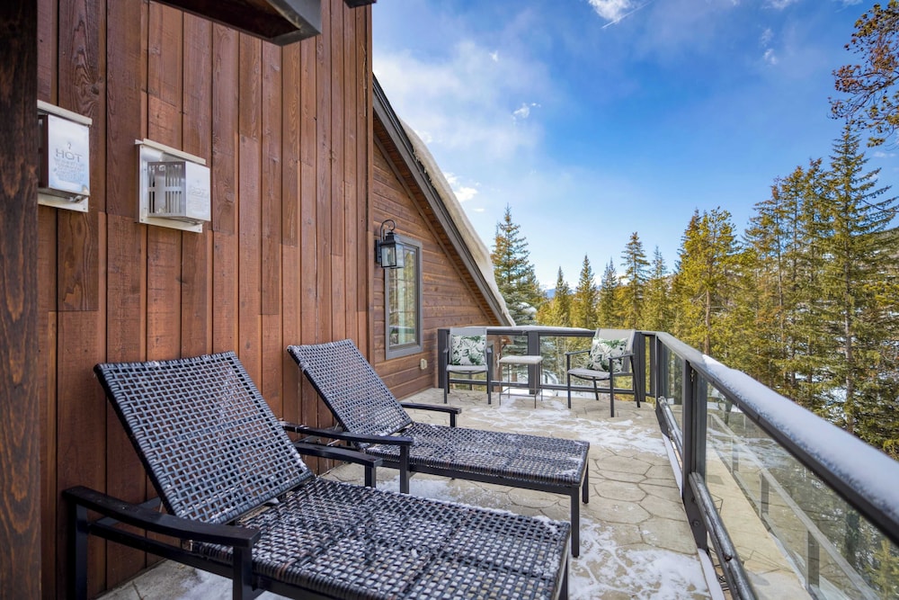 Luxury Mountain Estate w/ Indoor Pool, Gym & Hot Tub Near Keystone | Sleeps 19