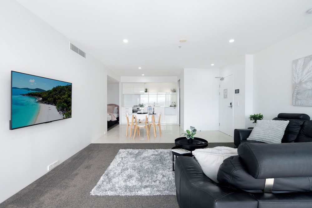 Private Q Tower Apartments - Wow Stay