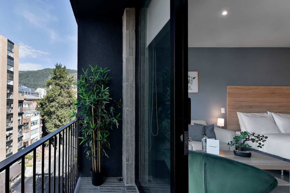 w Radiant Loft w Balcony in El Nogal