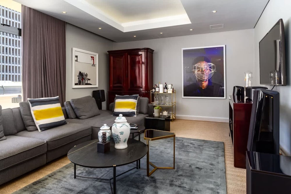 Art Apartment III in Cape Town