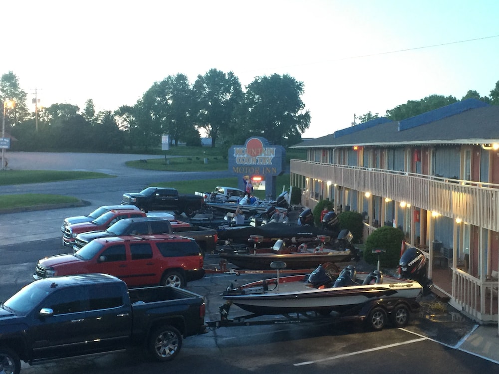 Branson Vacations - Mountain Country Inn - Property Image 1